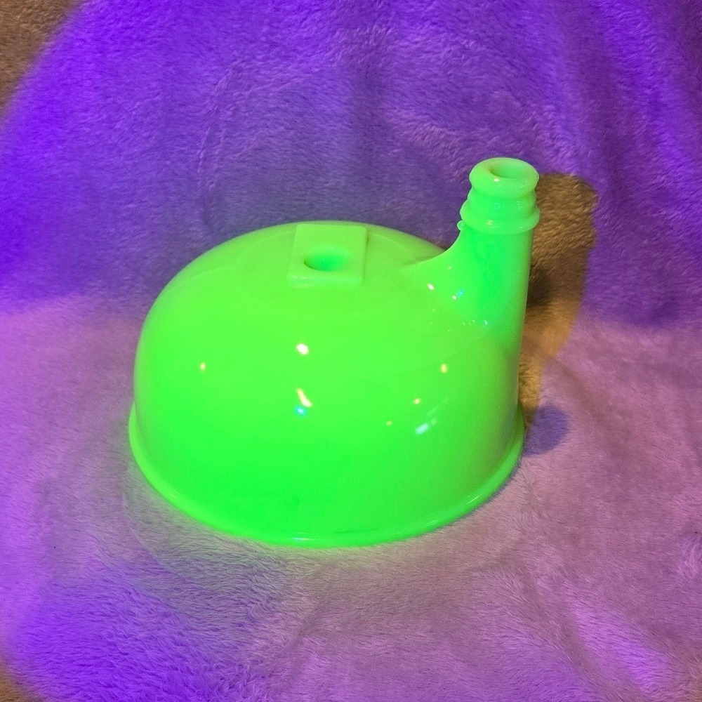 Vintage Sunbeam Jadeite Uranium Glass Mixer Juicer UV Glow Green - Picture 3 of 12